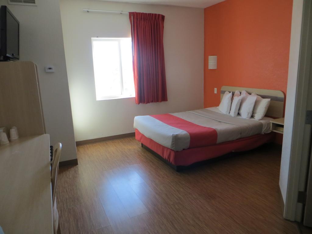 Motel 6-Minonk, Il Phòng bức ảnh