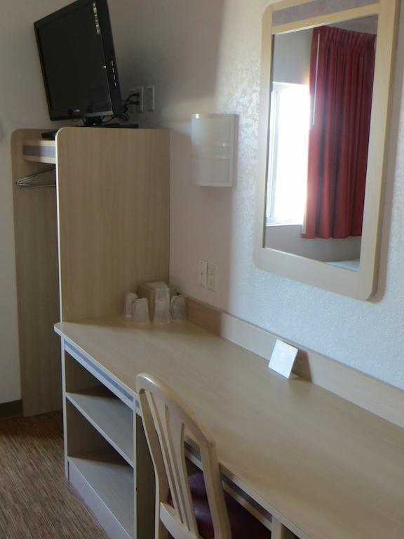 Motel 6-Minonk, Il Phòng bức ảnh