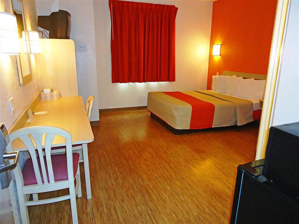 Motel 6-Minonk, Il Phòng bức ảnh